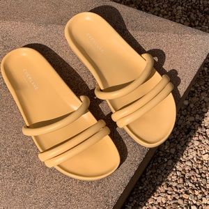 Everlane “the form” 3 strap sandal